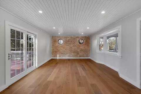 Living - 38 Conlyn Ave, Franklin, MA 02038 photo 3 of 4