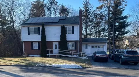 87 Moreland St, Worcester, MA 01609