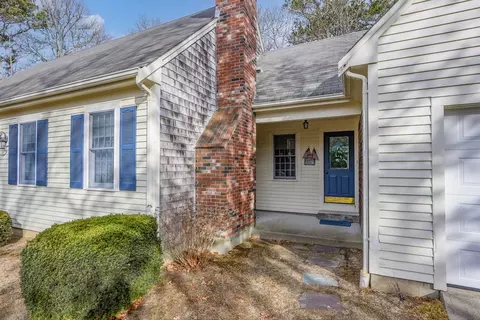 20 Bray Farm Rd S, Yarmouth, MA 02675