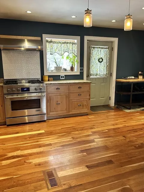 552 Dwight Rd, Springfield, MA 01108 photo 15