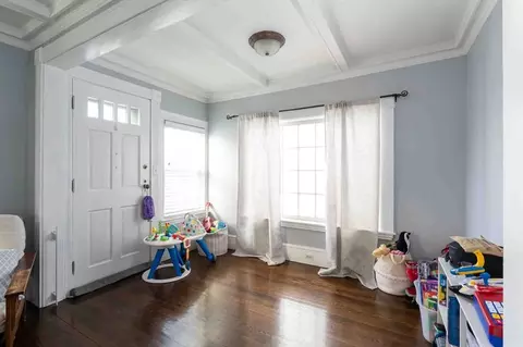 Entry Way - 6 Monroe Ct, Gloucester, MA 01930 photo 7 of 8