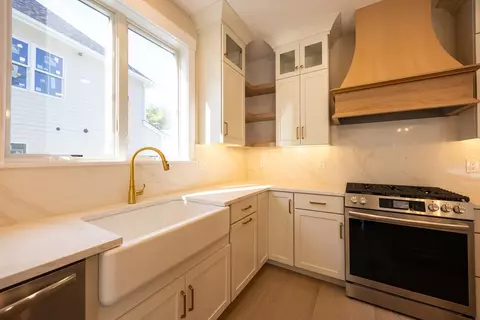 26 Thomas Mann Cir #37, Norfolk, MA 02056