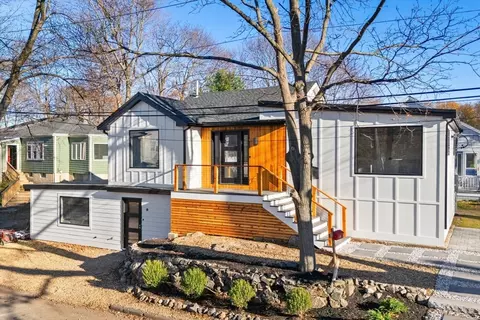 1 Knollwood Rd, Marblehead, MA 01945