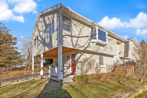 55 Pitman Rd, Marblehead, MA 01945