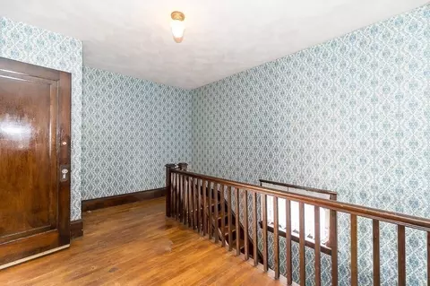 Entry Way - 7 Wabash Ave, Worcester, MA 01604 photo 3 of 4