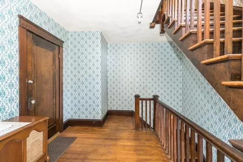 Entry Way - 7 Wabash Ave, Worcester, MA 01604 photo 4 of 4