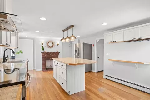 Kitchen - 11 Central St, Georgetown, MA 01833 photo 4 of 5