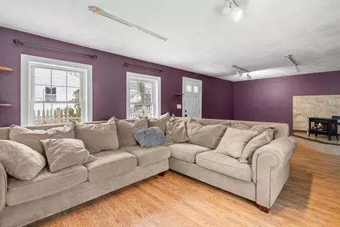 Living - 11 Central St, Georgetown, MA 01833 photo 2 of 9
