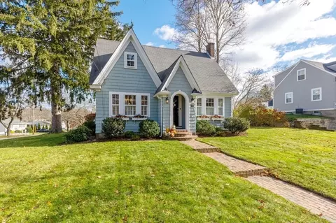 10 Colby Rd, Hingham, MA 02043