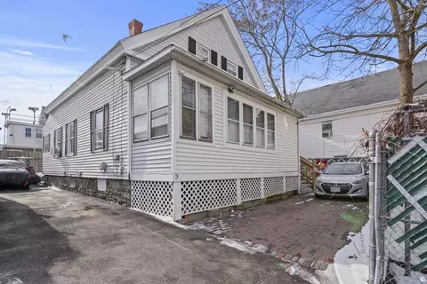 3 Butman Pl, Lowell, MA 01851