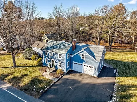 425 Bedford St, Concord, MA 01742