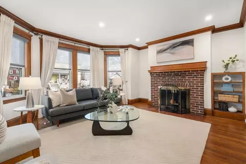 378 School St #1, Watertown, MA 02472
