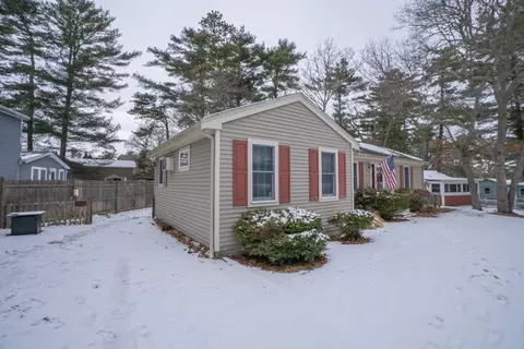 10 Pine Lake Dr, Wareham, MA 02571