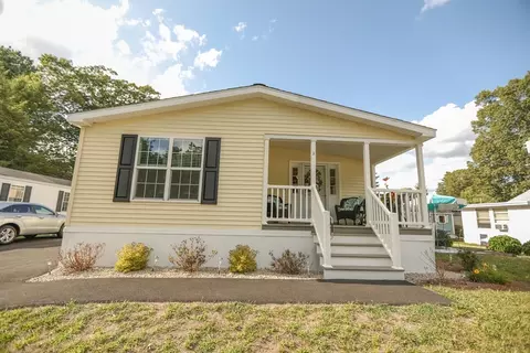 3 B St, Merrimac, MA 01860