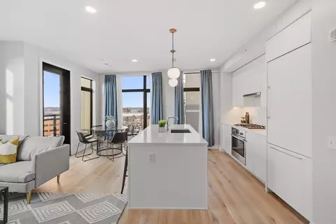 191 Washington St #725, Boston, MA 02135