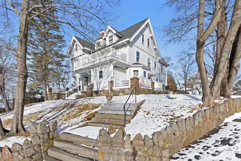 28 Columbus Ave #4, Beverly, MA 01915