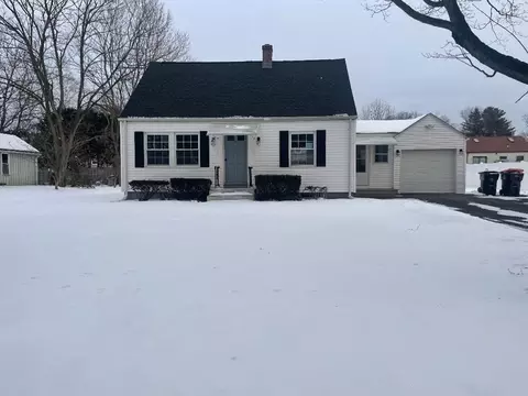 29 Valentine St, Agawam, MA 01001