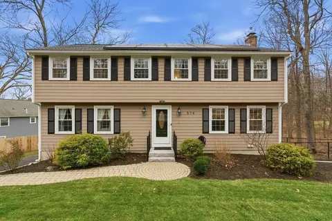 574 Grove St, Framingham, MA 01701
