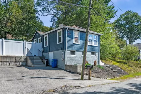 93 Sweetwater St, Saugus, MA 01906