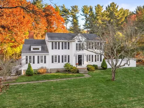 45 Plantation Dr, Duxbury, MA 02332