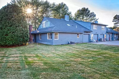 11 Country Club Ln #D, Milford, MA 01757