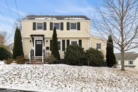 112 Wendell St, Winchester, MA 01890