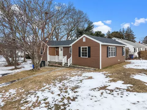 225 Rich St, Fall River, MA 02720 photo 3