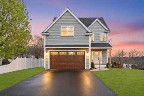 28 Arlington St, Woburn, MA 01801