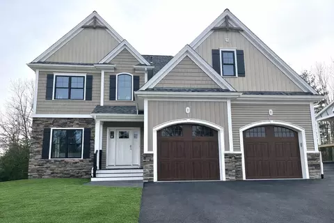 40 Duffy Dr, Attleboro, MA 02703
