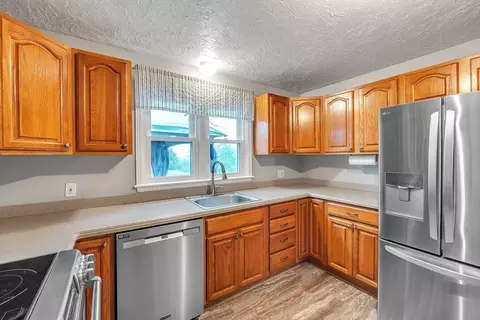 22 Lanark St, Worcester, MA 01603 photo 4