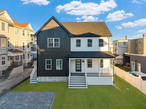 138 Eighteenth St, Fall River, MA 02723