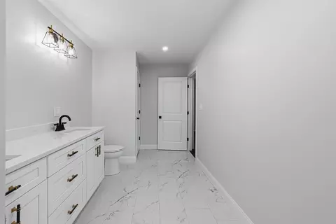 Bath - 138 Eighteenth St, Fall River, MA 02723 photo 2 of 6