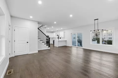Living - 138 Eighteenth St, Fall River, MA 02723 photo 3 of 5