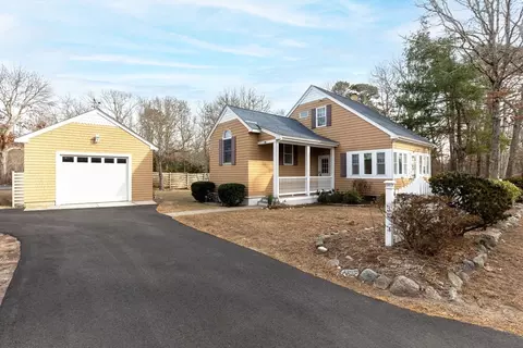 14 Briarwood Dr, Wareham, MA 02571 photo 2