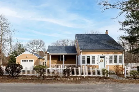 14 Briarwood Dr, Wareham, MA 02571 photo 3