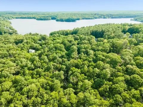 19 Birch St, Douglas, MA 01516