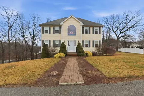 233 Bartholomew St, Peabody, MA 01960