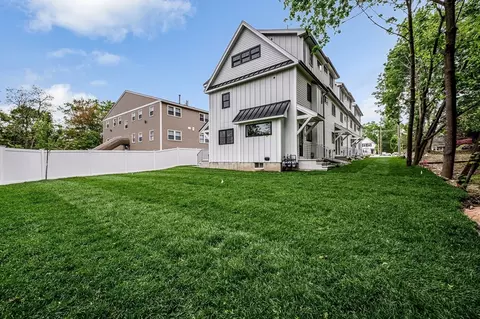 Exterior - 1514 Gorham St #4, Lowell, MA 01852 photo 6 of 7