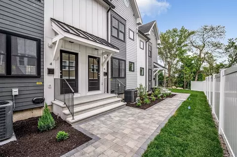 1514 Gorham St #4, Lowell, MA 01852