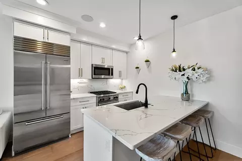258-260 W Third St #2B, Boston, MA 02127