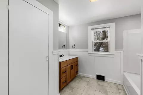 Bath - 2 Oakdale St, Wareham, MA 02571 photo 1 of 1