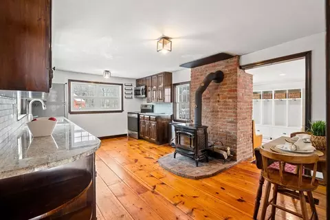Kitchen - 4 Thorndike St, Dunstable, MA 01827 photo 3 of 3