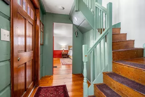 Entry Way - 4 Thorndike St, Dunstable, MA 01827 photo 3 of 4