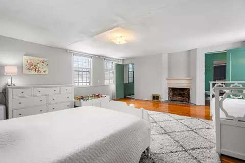 Bedroom - 4 Thorndike St, Dunstable, MA 01827 photo 4 of 6