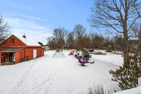 Exterior - 4 Thorndike St, Dunstable, MA 01827 photo 5 of 10