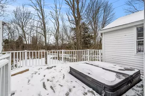 Exterior - 4 Thorndike St, Dunstable, MA 01827 photo 4 of 10