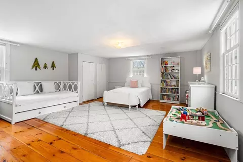 Bedroom - 4 Thorndike St, Dunstable, MA 01827 photo 3 of 6