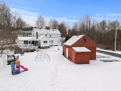 Exterior - 4 Thorndike St, Dunstable, MA 01827 photo 2 of 10