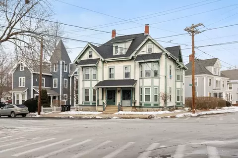 64 Arlington St # A, Haverhill, MA 01830