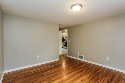 251 Edendale St, Springfield, MA 01104 photo 19
